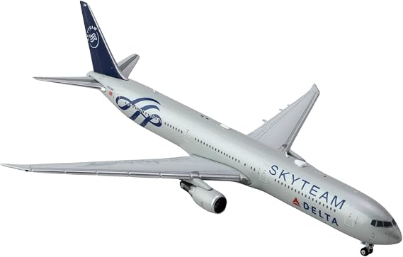 GeminiJets GJDAL2156 Delta Air Lines Boeing 767-400ER Skyteam Livery N844MH; Scale 1:400
