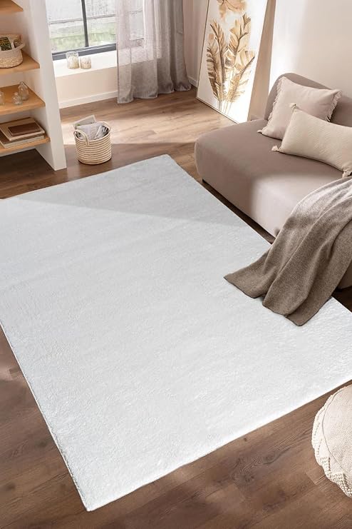 Kaymaz Tabanlı Düz Krem Peluş Halı – Yumuşak, Makinede Yıkanabilir, Modern Halı – 11 Farklı Ölçü Seçeneğiyle (80x150 cm)