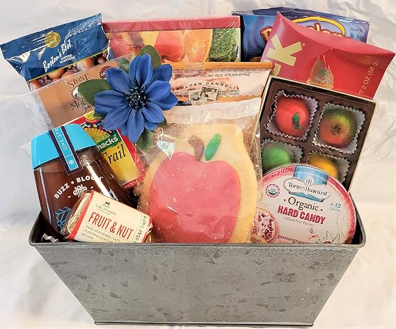 Rosh Hashana Apples and Honey Gift Basket